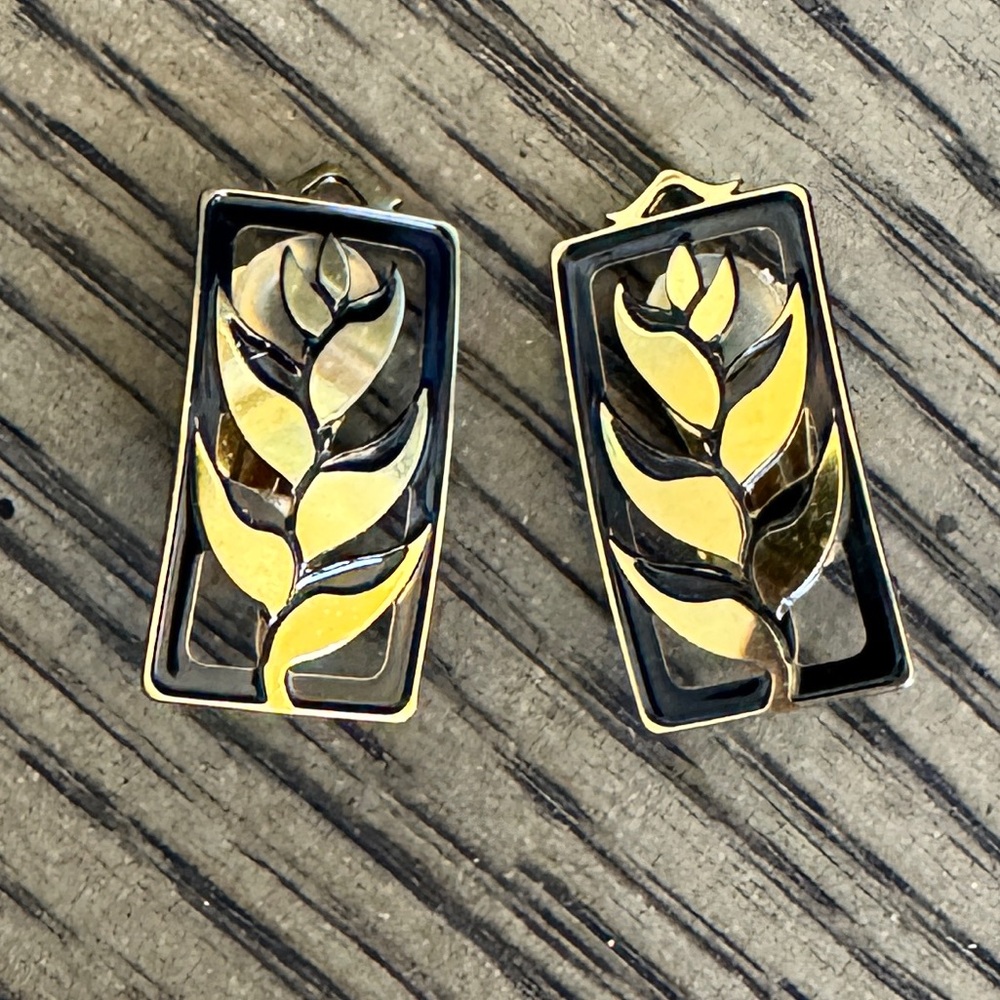 Leighton Lam Nature Clip Earrings - Hawaiian Nature Collection